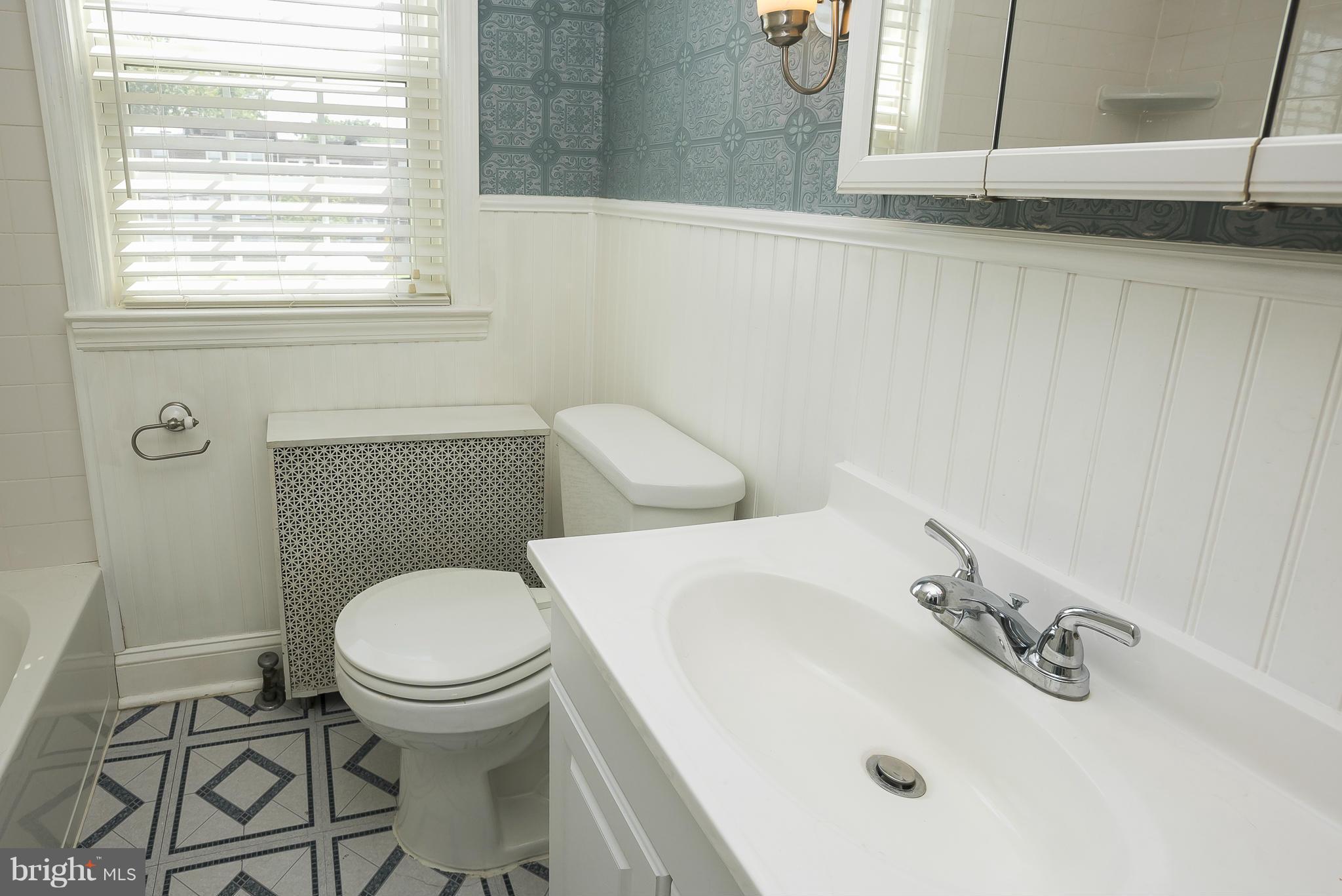 329 Arden Road West Baltimore, MD 21225 - Photo 9 of 19 Bath