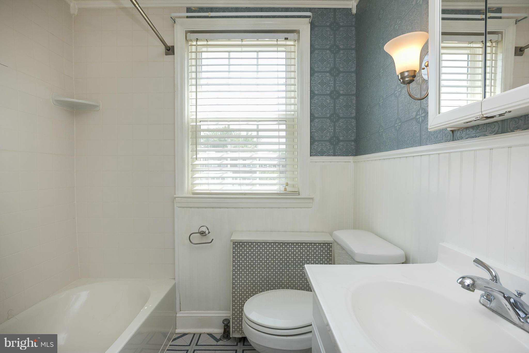 329 Arden Road West Baltimore, MD 21225 - Photo 10 of 19 Bath