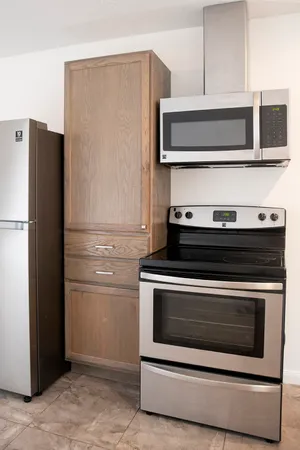 $1,200 | 605 Orangewood Drive, Unit B, Conroe, TX 77302