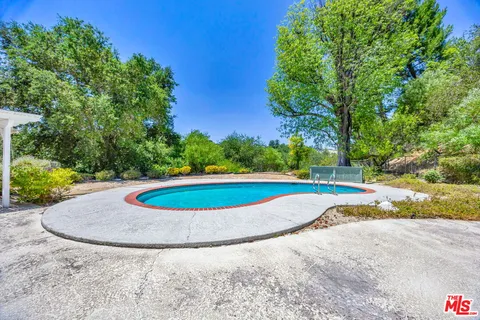 $1,295,000 | 5716 Star Lane, Woodland Hills, CA 91367