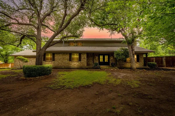 $439,000 | 104 Wildwood Court, Azle, TX 76020