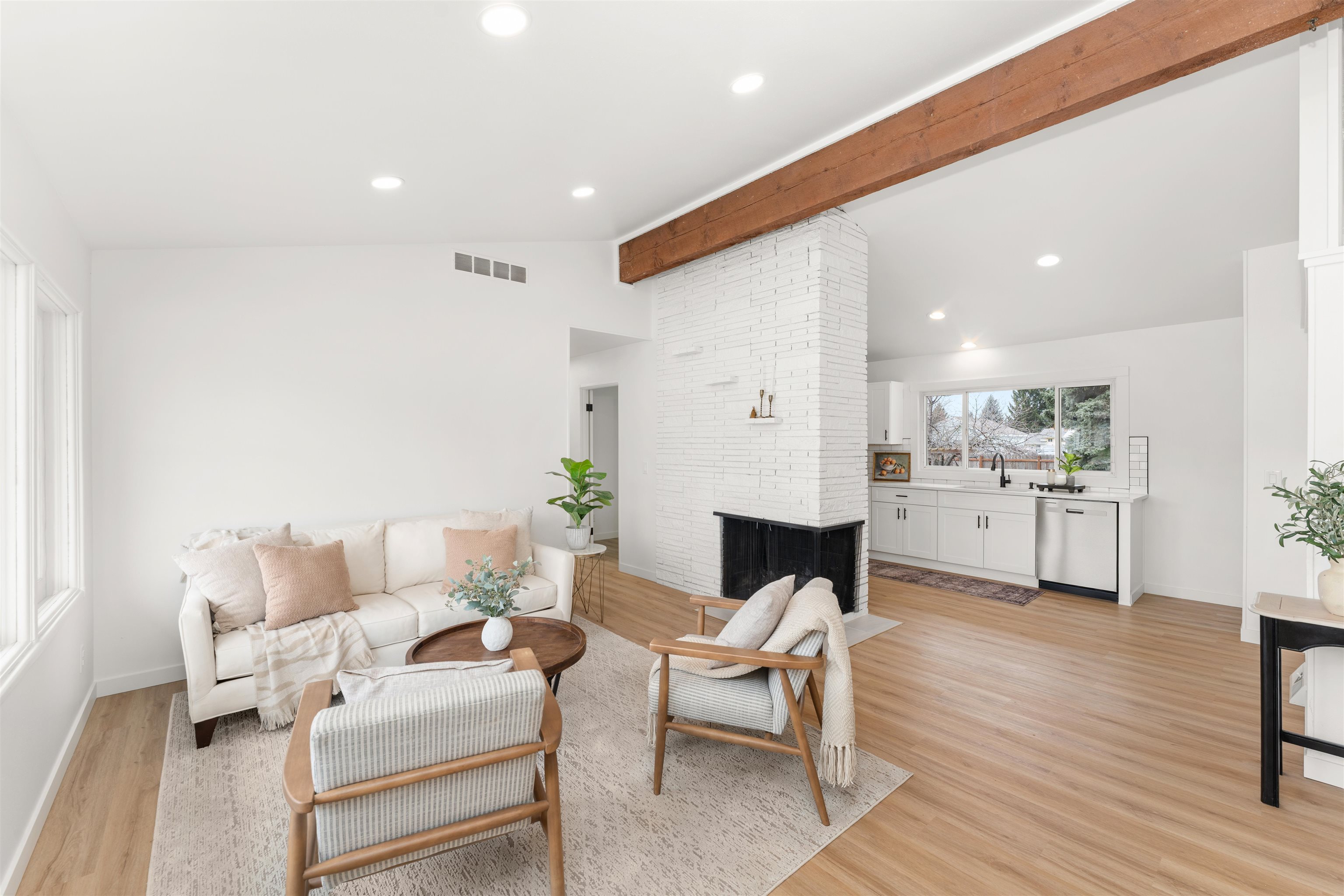 416 South Leta Road Spokane Valley, WA 99216 - Photo 3 of 47