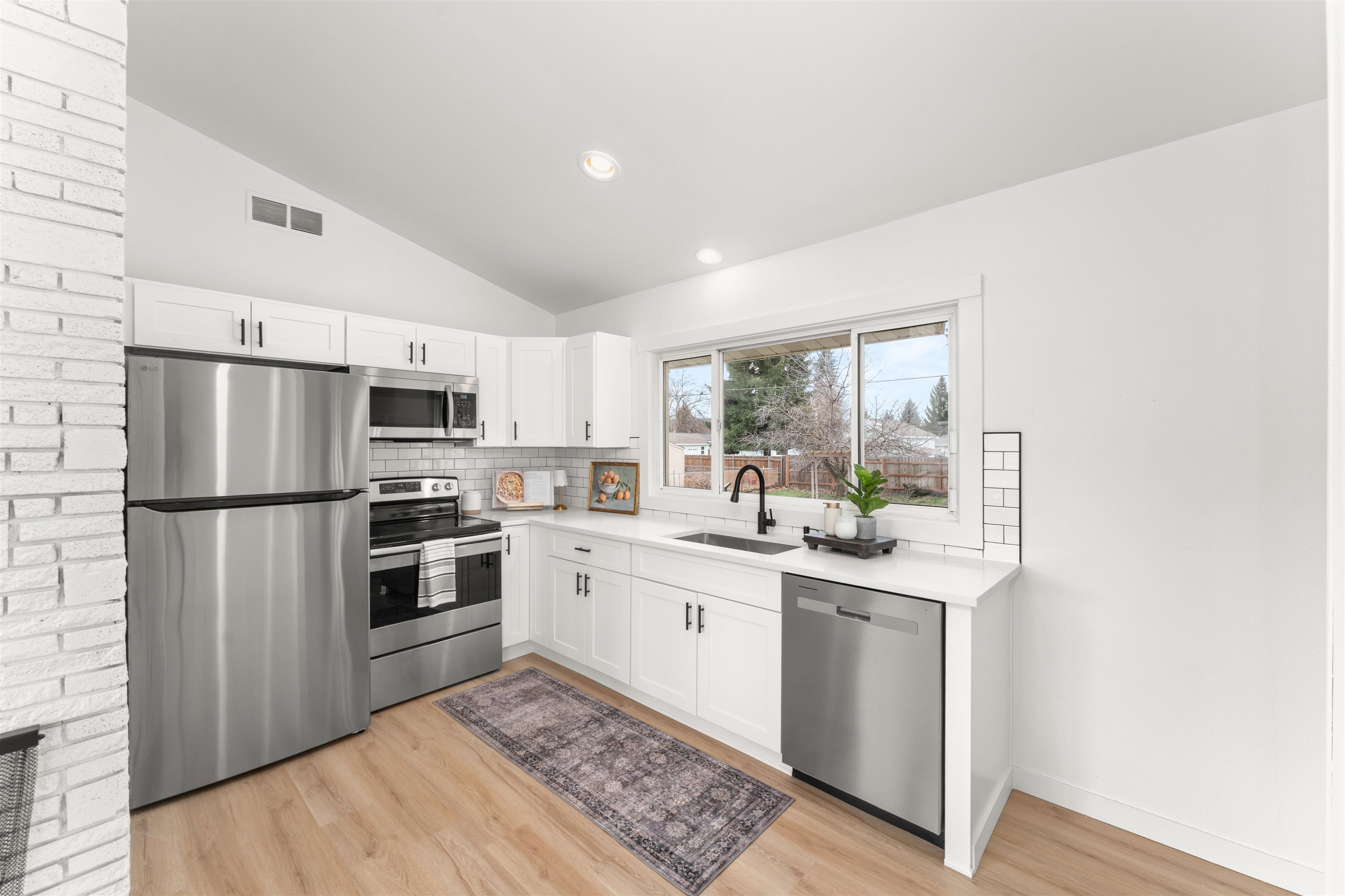 416 South Leta Road Spokane Valley, WA 99216 - Photo 6 of 47