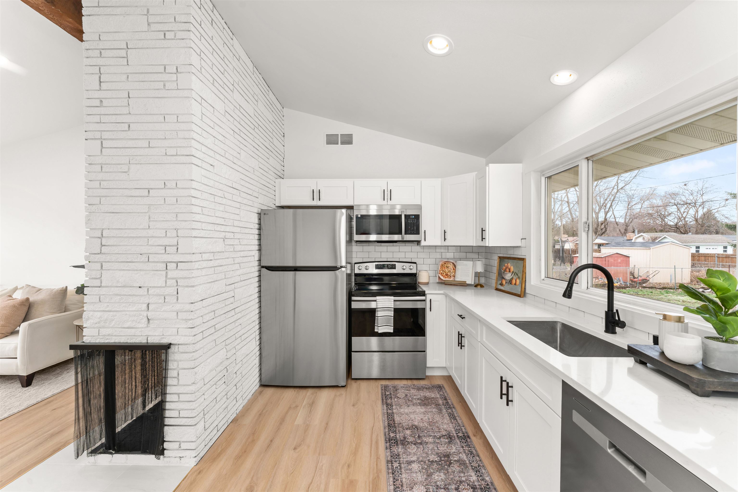 416 South Leta Road Spokane Valley, WA 99216 - Photo 7 of 47