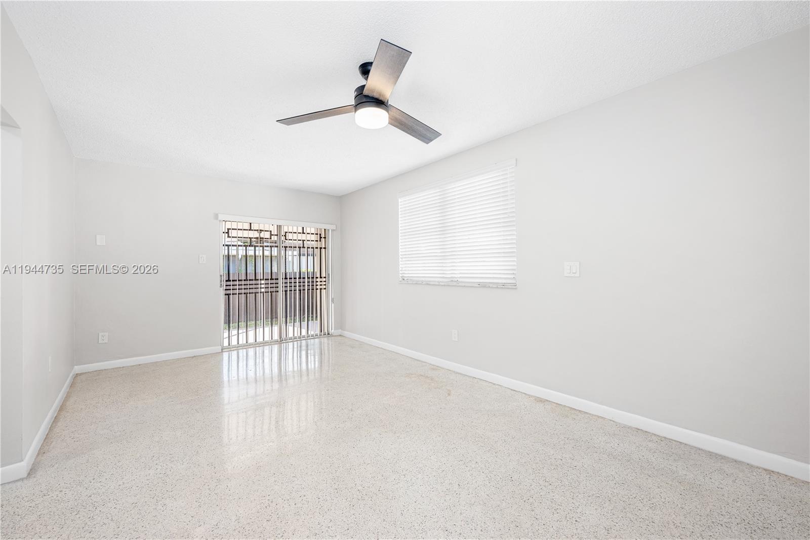 3855 Southwest 87th Place Miami, FL 33165 - Photo 11 of 27