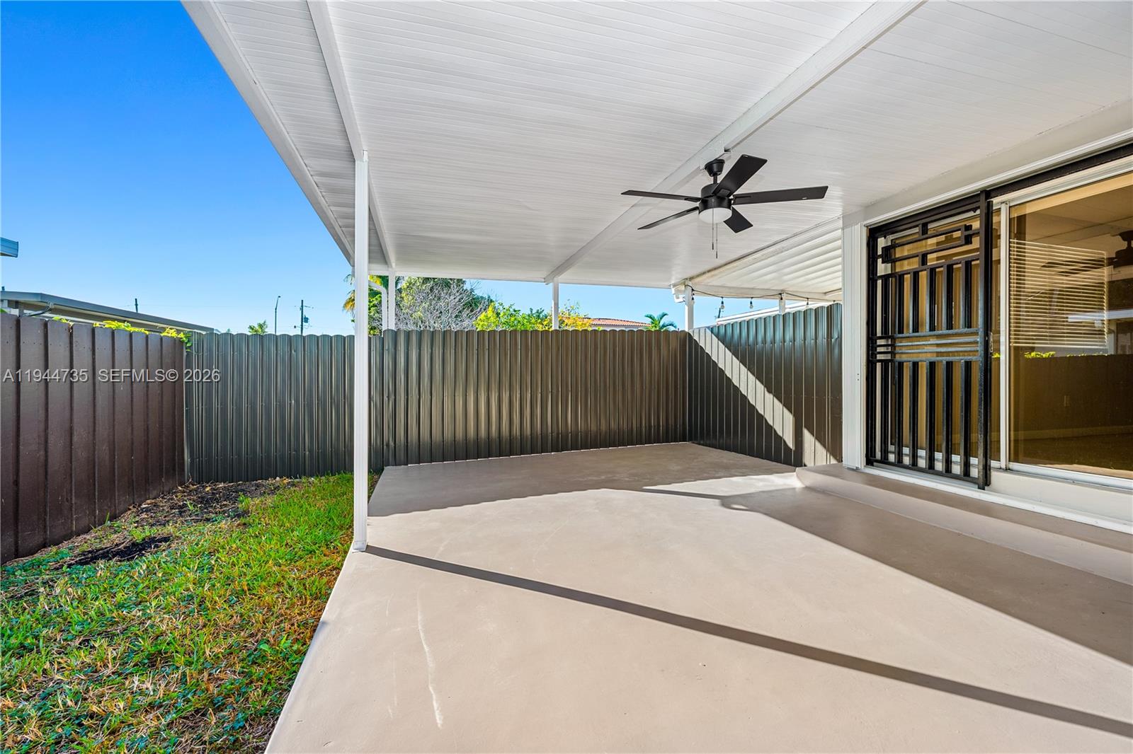 3855 Southwest 87th Place Miami, FL 33165 - Photo 23 of 27