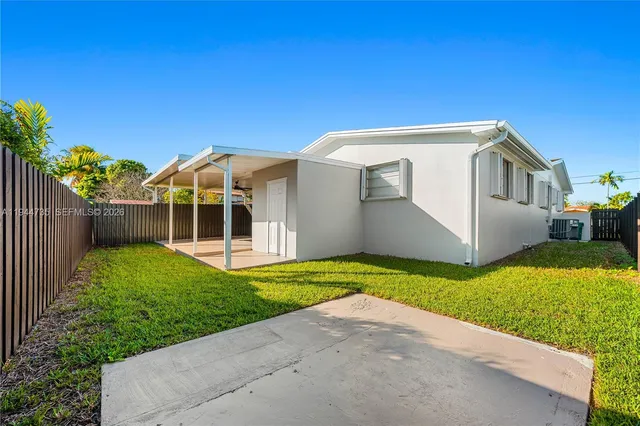 $4,000 | 3855 Southwest 87th Place, Miami, FL 33165