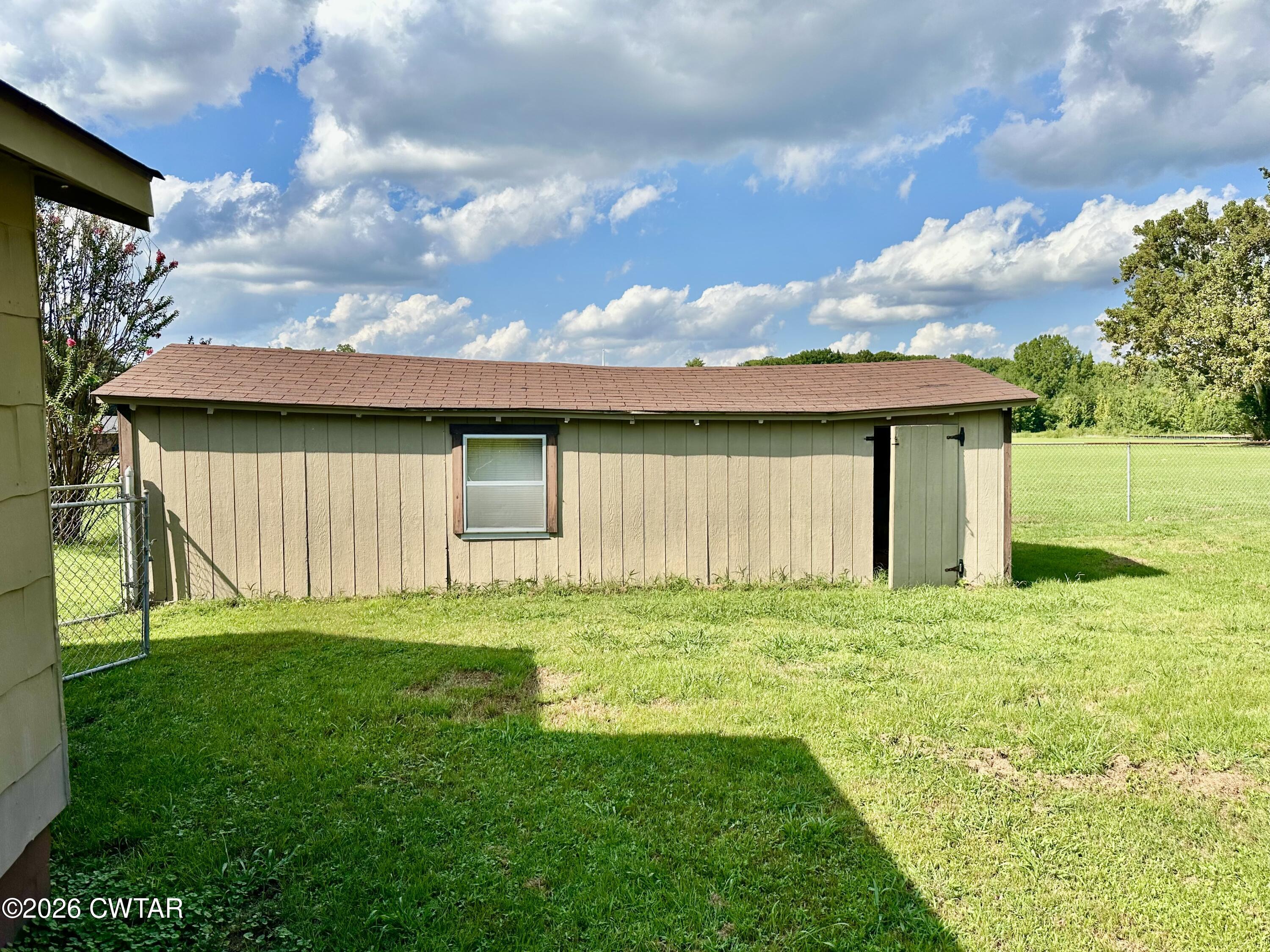 503 Gibson Road Trenton, TN 38382 - Photo 14 of 16 IMG_3407