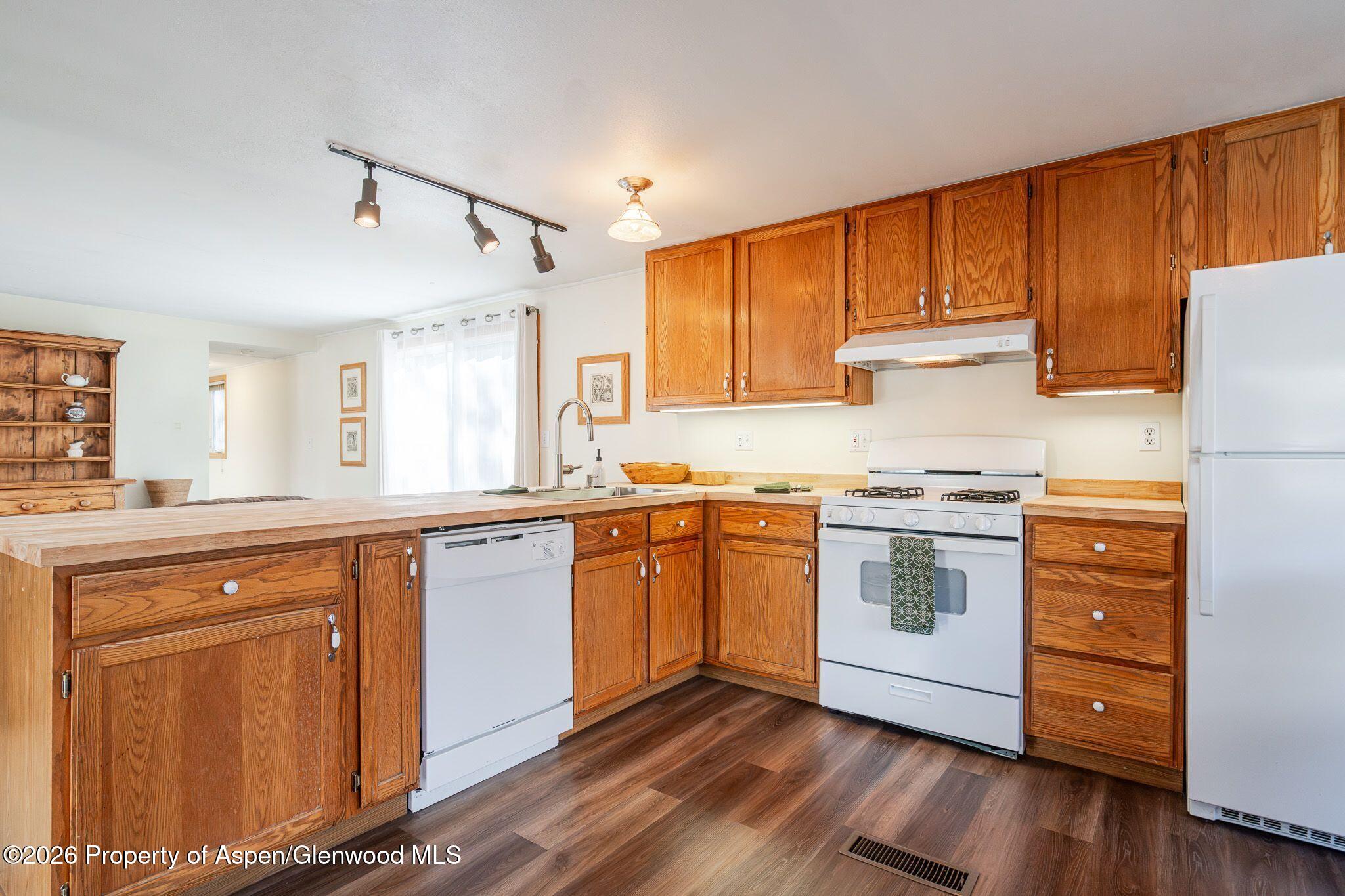 137 Ridge Trail Aspen, CO 81611 - Photo 11 of 29 KITCHEN HART