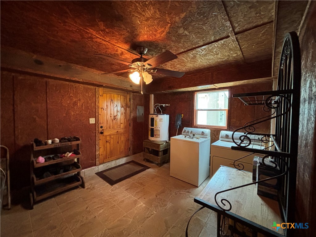 1008 Adams Avenue Port O'Connor, TX 77982 - Photo 38 of 43 a room with furniture and musical instruments