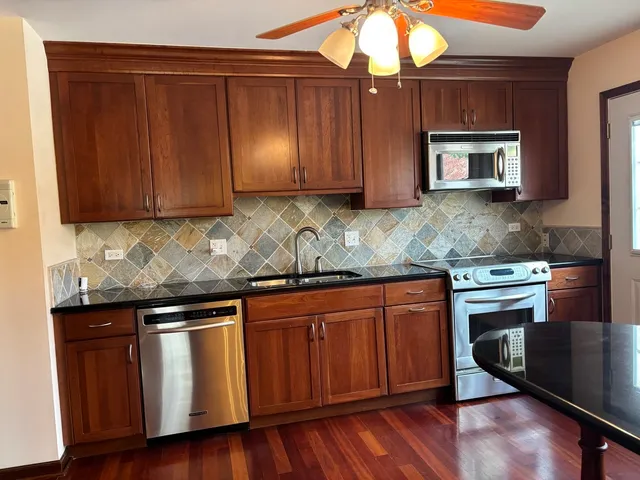 $619,000 | 4950 Tarrington Drive, Hoffman Estates, IL 60010