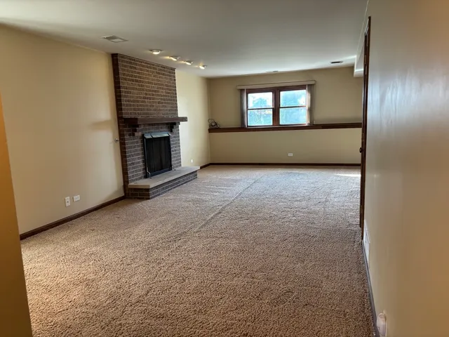 $619,000 | 4950 Tarrington Drive, Hoffman Estates, IL 60010