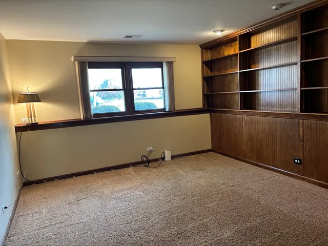 $619,000 | 4950 Tarrington Drive, Hoffman Estates, IL 60010