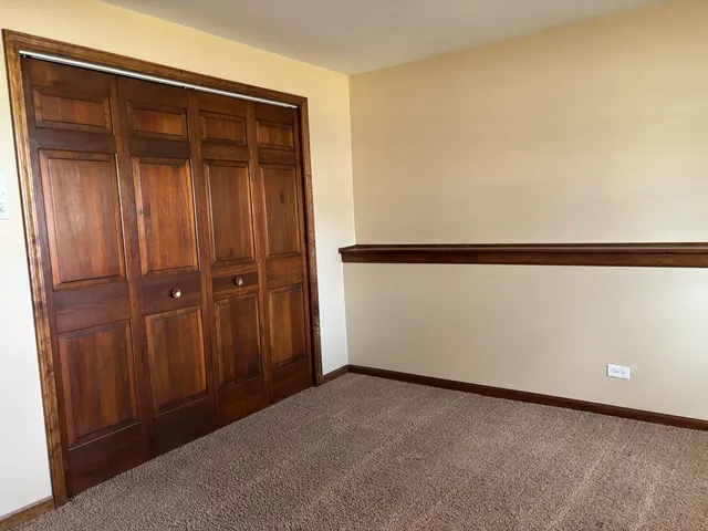 $619,000 | 4950 Tarrington Drive, Hoffman Estates, IL 60010