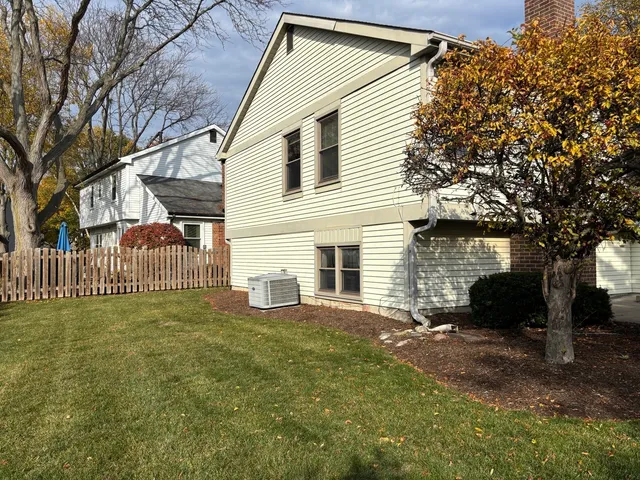 $619,000 | 4950 Tarrington Drive, Hoffman Estates, IL 60010