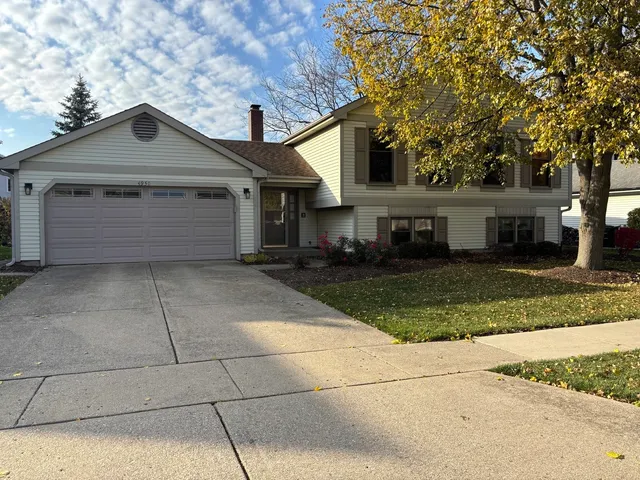 $619,000 | 4950 Tarrington Drive, Hoffman Estates, IL 60010