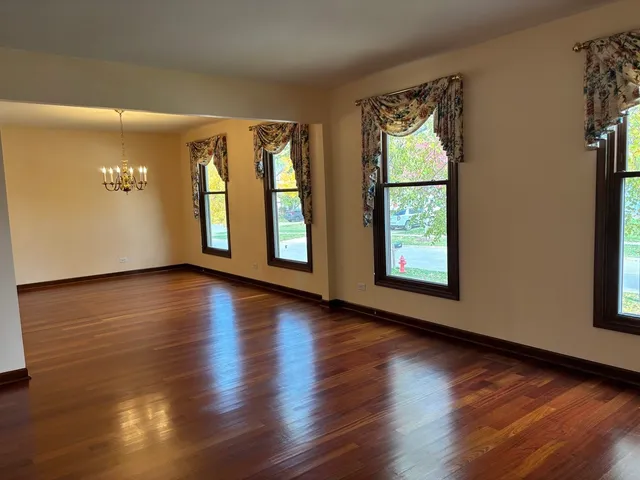 $619,000 | 4950 Tarrington Drive, Hoffman Estates, IL 60010