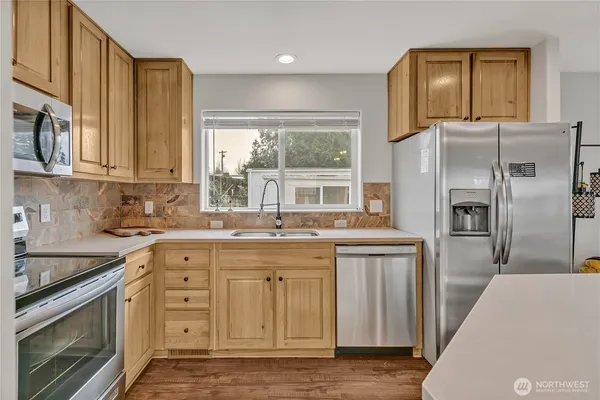 $169,900 | 18054 36th Avenue South, Unit 386, SeaTac, WA 98188