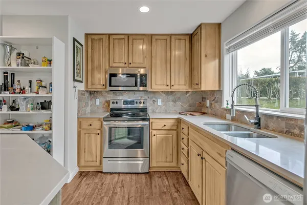 $169,900 | 18054 36th Avenue South, Unit 386, SeaTac, WA 98188