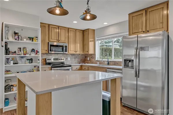 $169,900 | 18054 36th Avenue South, Unit 386, SeaTac, WA 98188