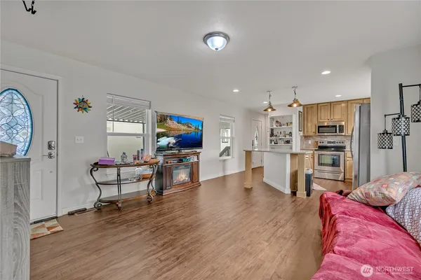 $169,900 | 18054 36th Avenue South, Unit 386, SeaTac, WA 98188