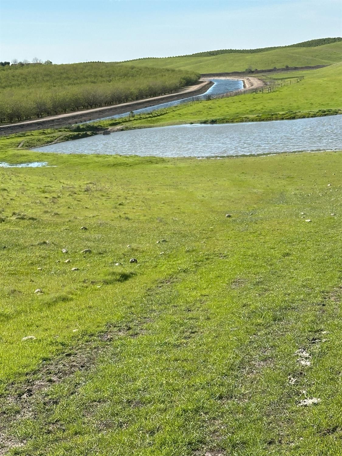 1100 Crabtree Road Waterford, CA 95386 - Photo 27 of 73 a view of an ocean and beach