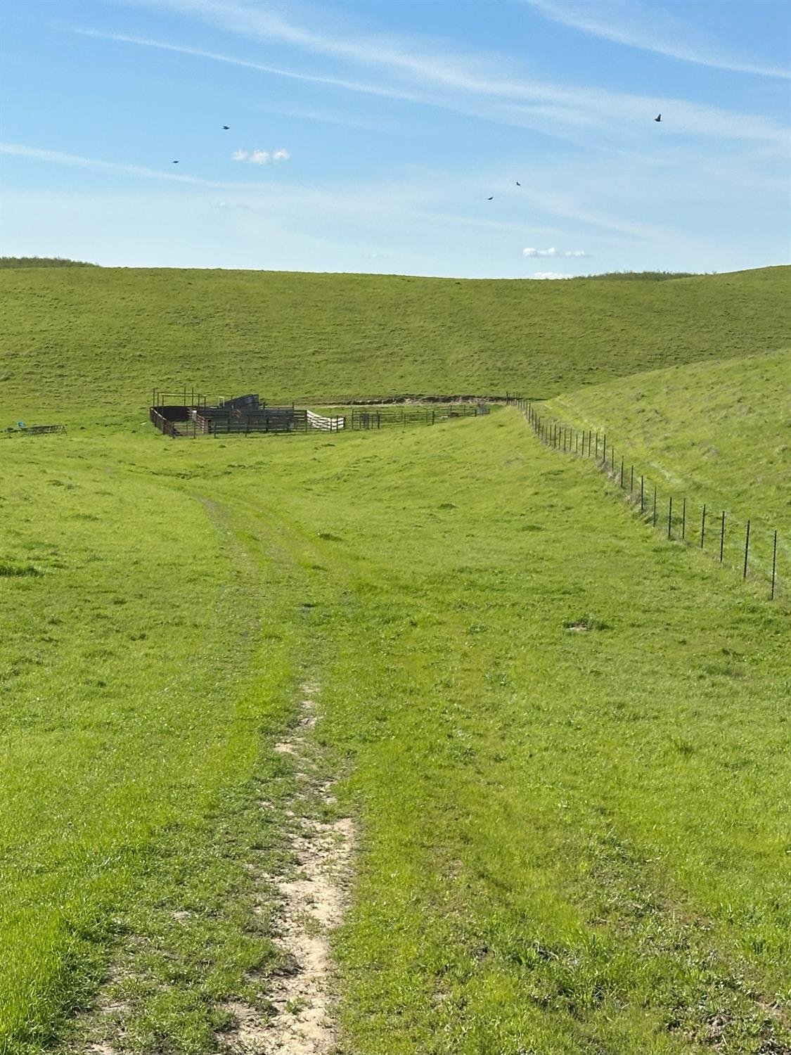 1100 Crabtree Road Waterford, CA 95386 - Photo 31 of 73 a view of an ocean