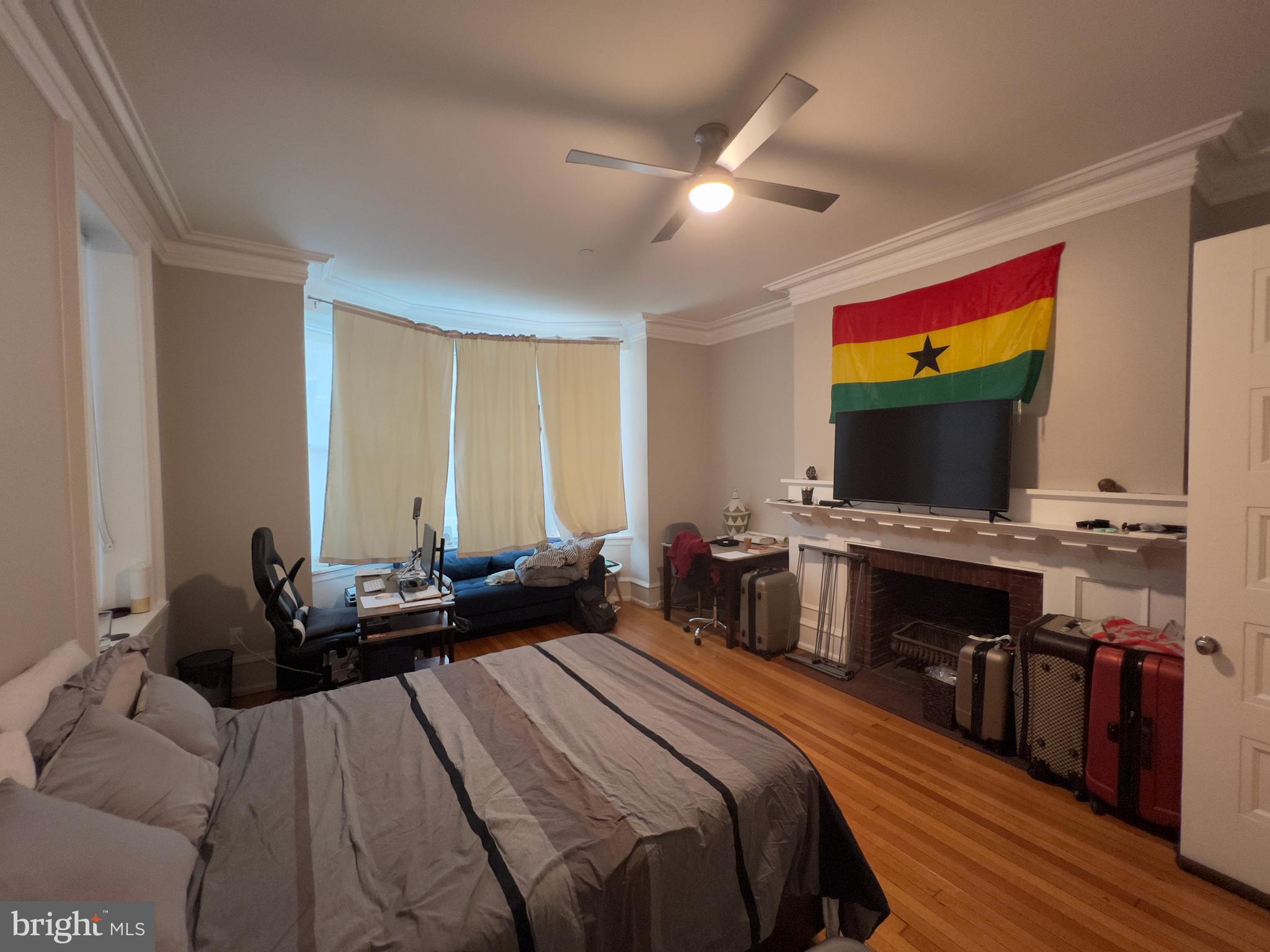 2126 Locust Street, Unit 1R Philadelphia, PA 19103 - Photo 23 of 65