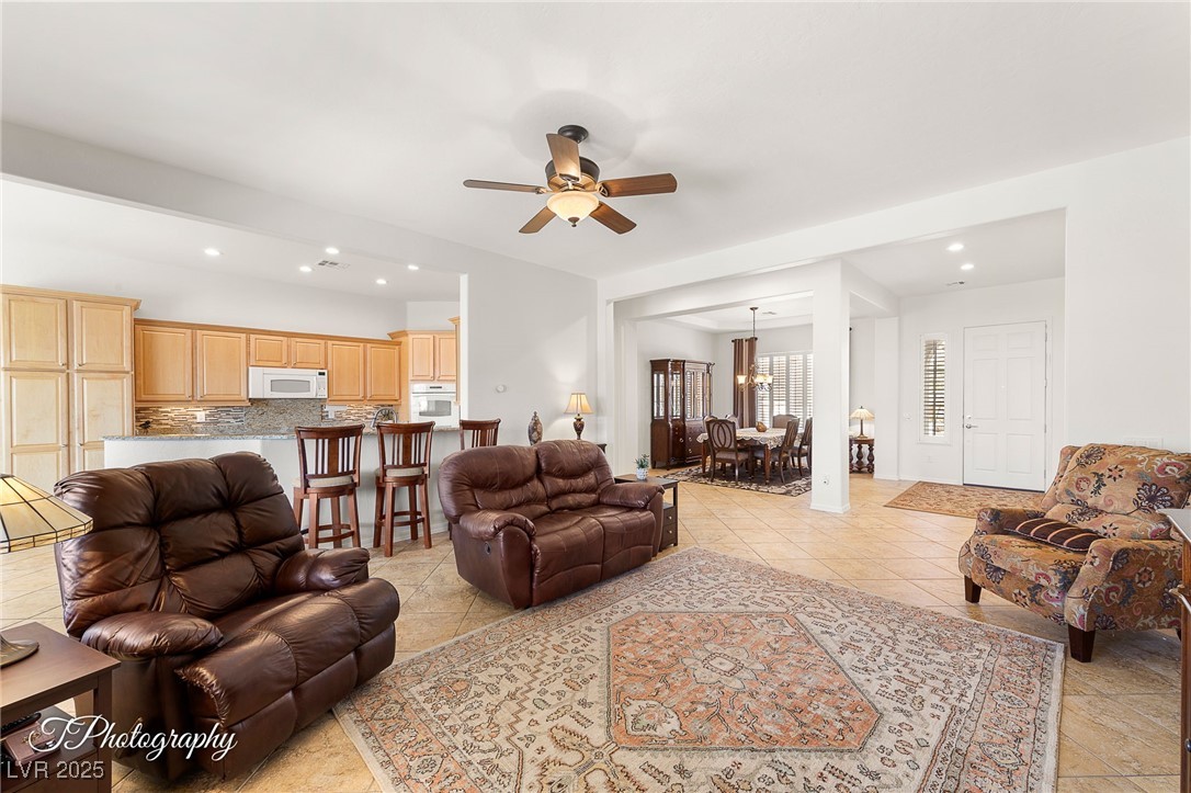 993 Starlight Terrace Way Mesquite, NV 89034 - Photo 8 of 46 Living Room