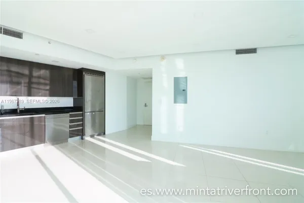 $3,600 | 92 Southwest 3rd Street, Unit 2706, Miami, FL 33130