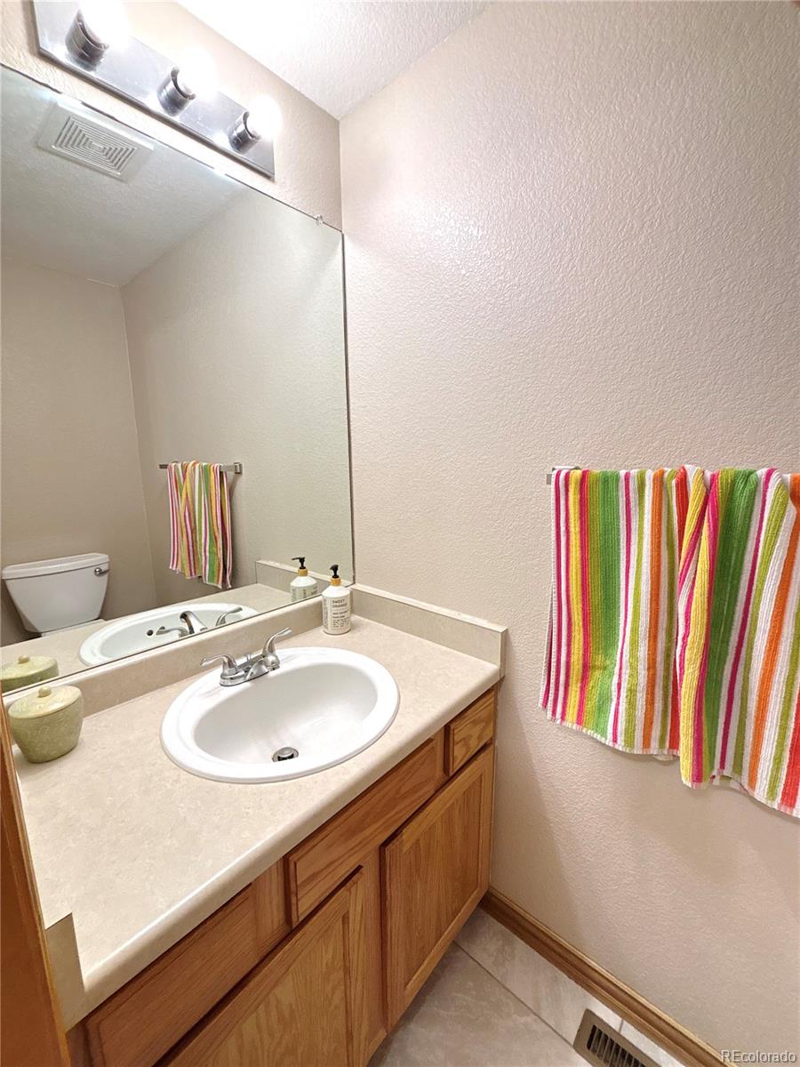 2835 South Tower Way Aurora, CO 80013 - Photo 12 of 33