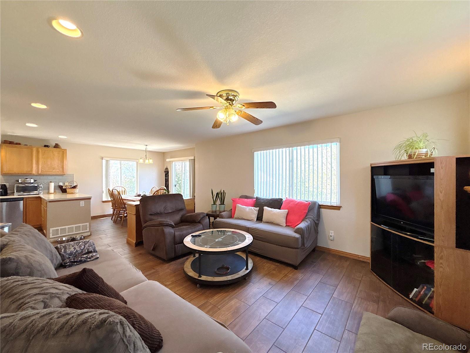 2835 South Tower Way Aurora, CO 80013 - Photo 6 of 33