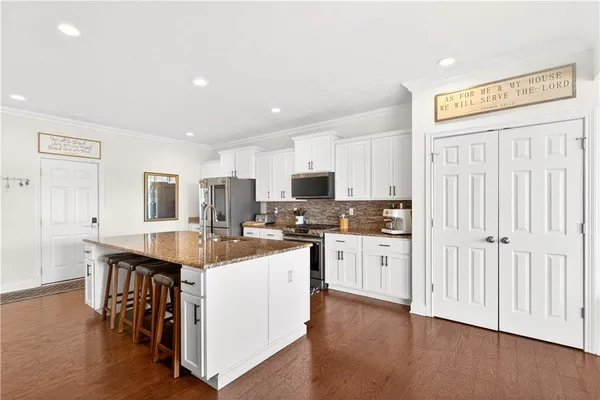 $699,999 | 1055 Livorno Drive, Oakdale, PA 15071