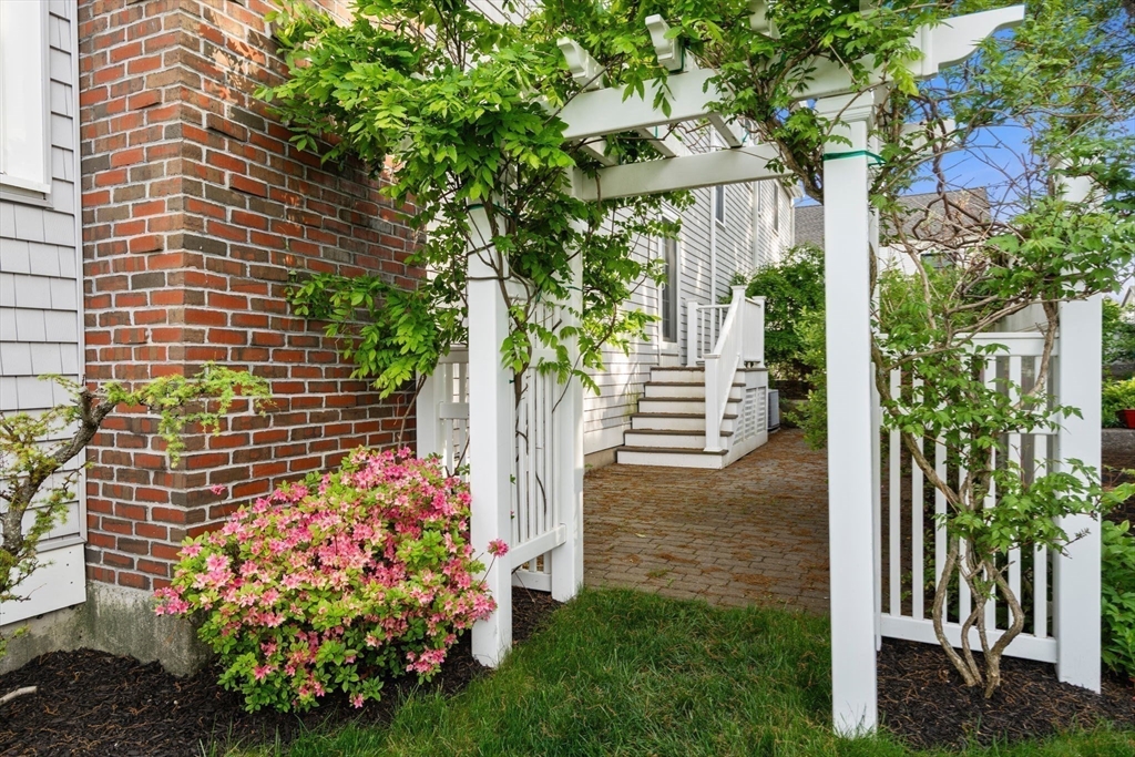 7 Swan Road Quincy, MA 02169 - Photo 20 of 23