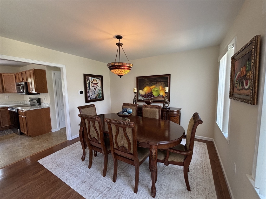 266 Christopher Drive Springfield, MA 01119 - Photo 8 of 24