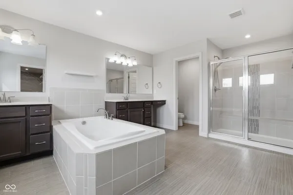 $775,000 | 14598 Meadow Bend Drive, Fishers, IN 46037