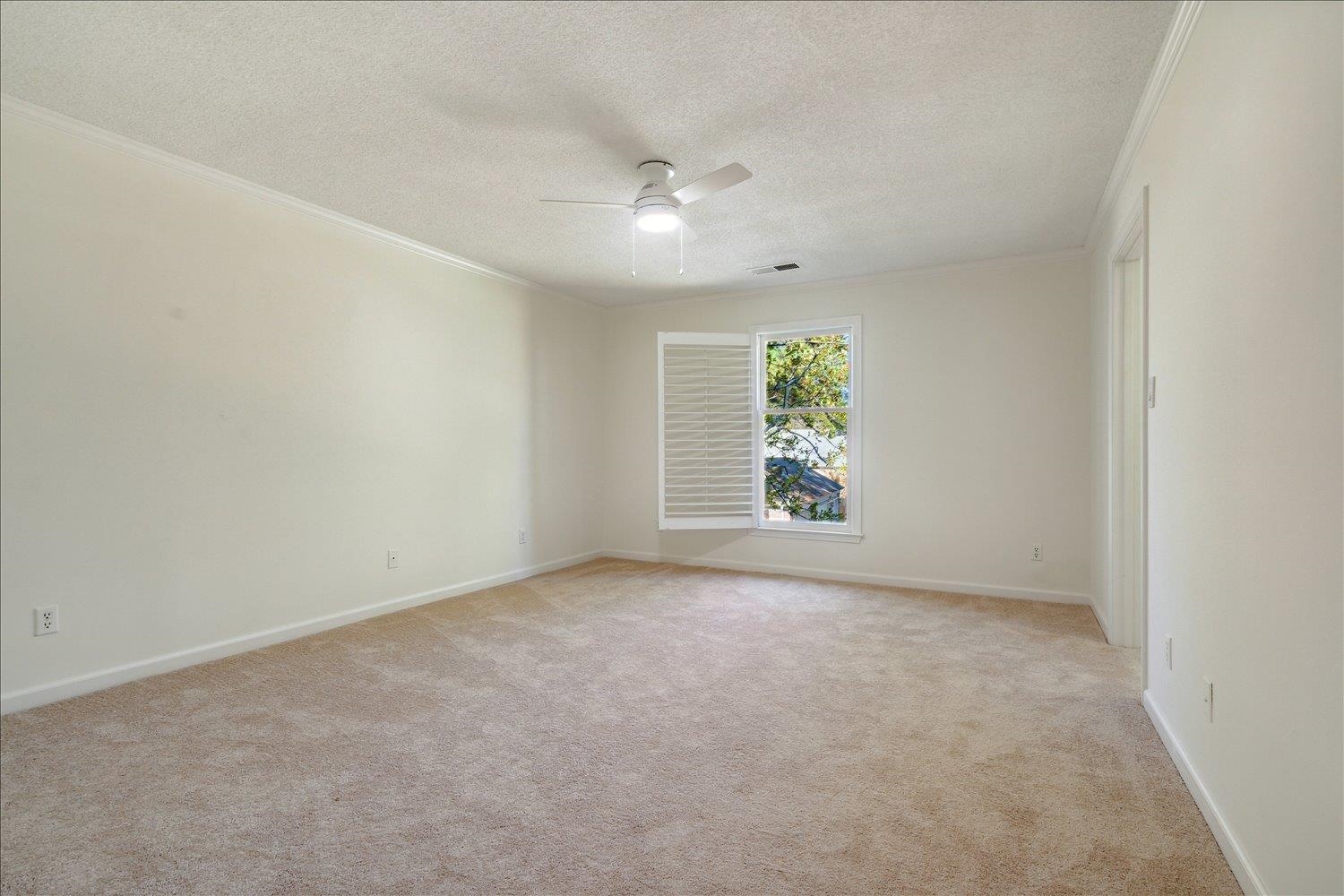 7215 Plantation Circle Germantown, TN 38138 - Photo 22 of 30 an empty room with windows and closet