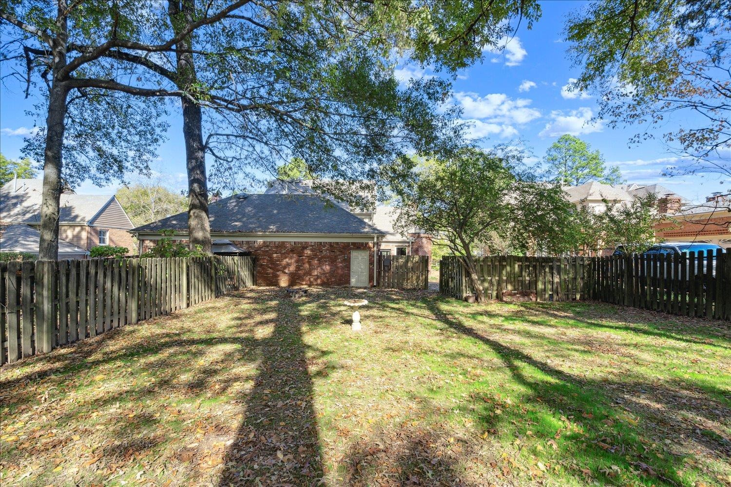 7215 Plantation Circle Germantown, TN 38138 - Photo 30 of 30 a view of a house with backyard and sitting area