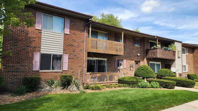 $182,000 | 6738 181st Street, Unit 1520, Tinley Park, IL 60477