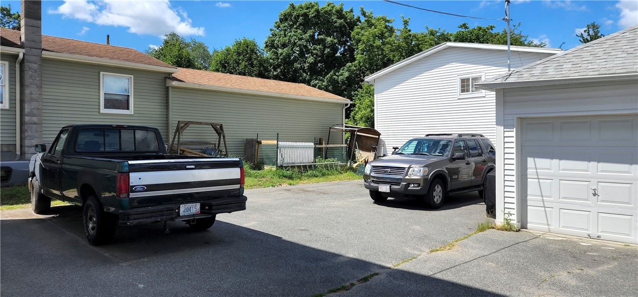 525 Providence Street Woonsocket, RI 02895 - Photo 3 of 30