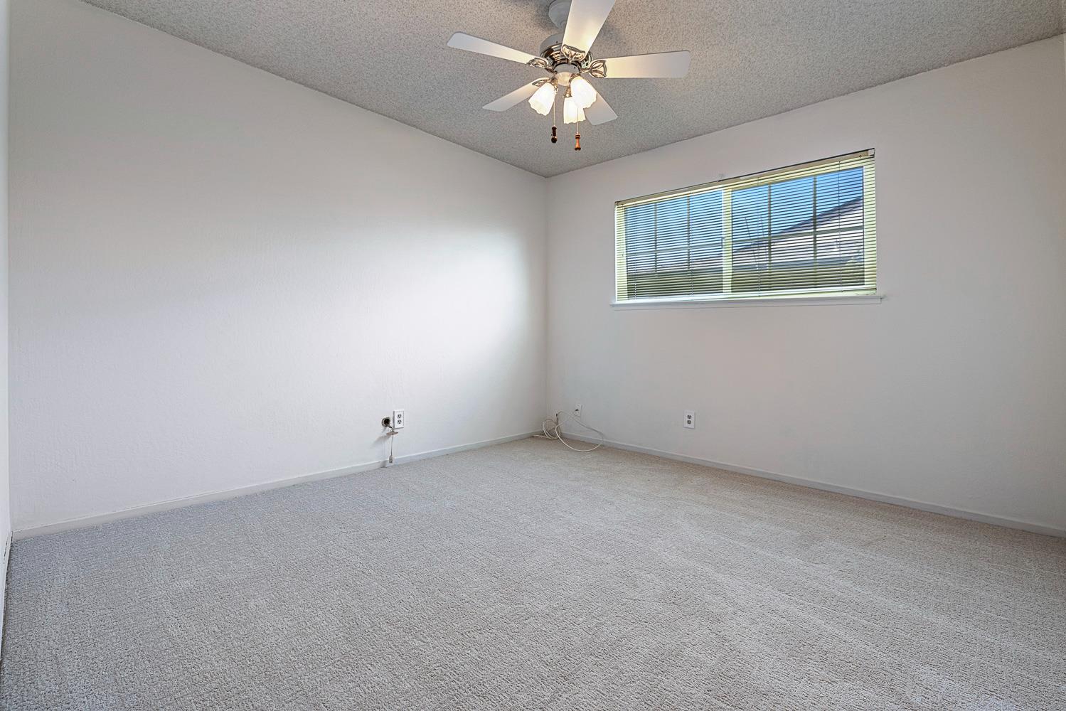 1461 Rall Avenue Clovis, CA 93611 - Photo 23 of 38