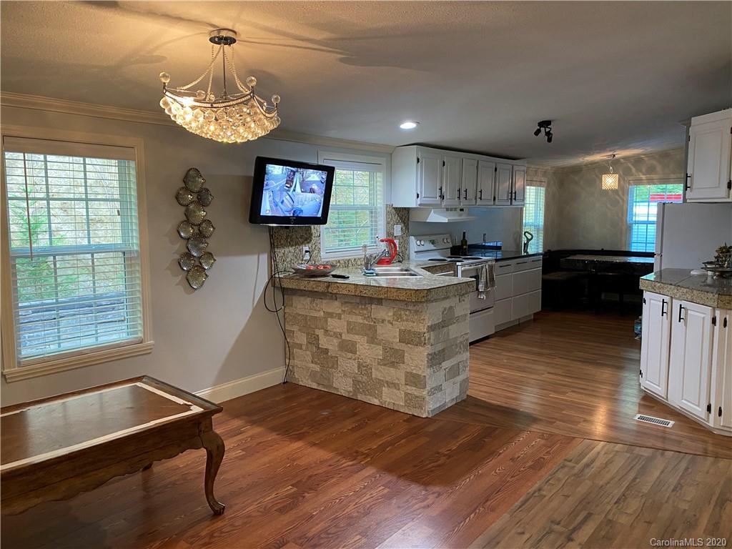 1107 Bee Tree Road Swannanoa, NC 28778 - Photo 12 of 25 Gallery Image 12