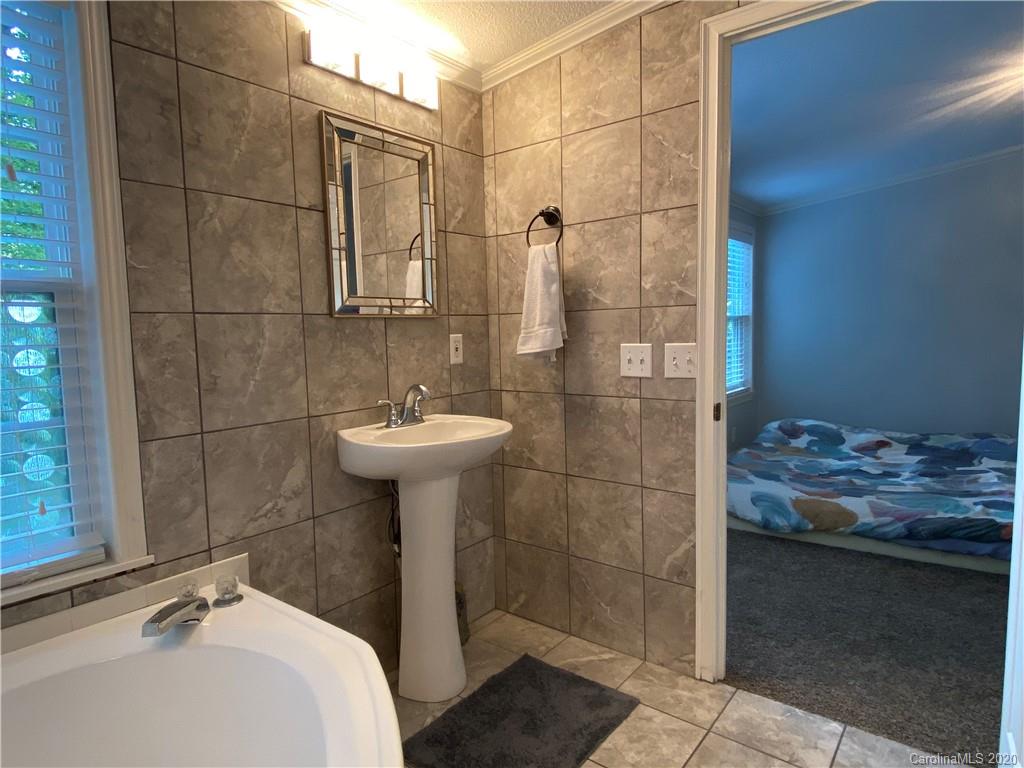 1107 Bee Tree Road Swannanoa, NC 28778 - Photo 8 of 25 Gallery Image 8