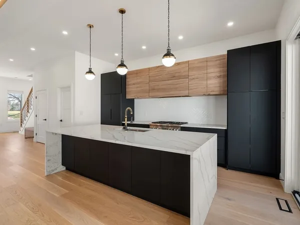 $6,495 | 114 Church Street, Unit 2, Waltham, MA 02452