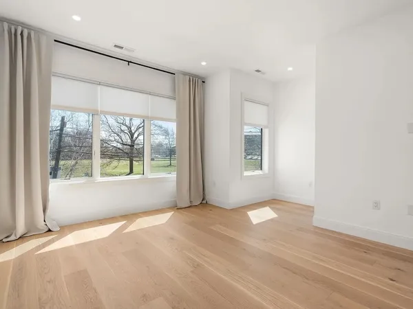 $6,495 | 114 Church Street, Unit 2, Waltham, MA 02452