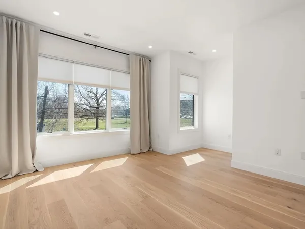 $6,495 | 114 Church Street, Unit 2, Waltham, MA 02452