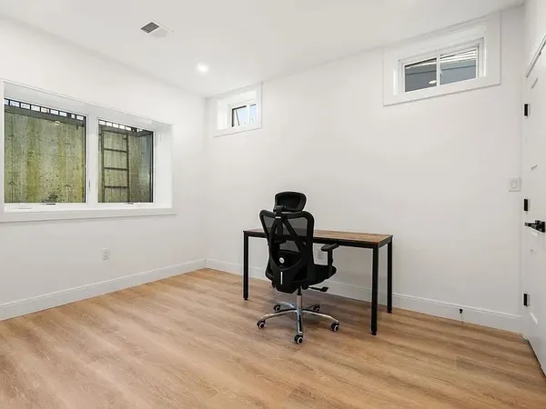 $6,495 | 114 Church Street, Unit 2, Waltham, MA 02452