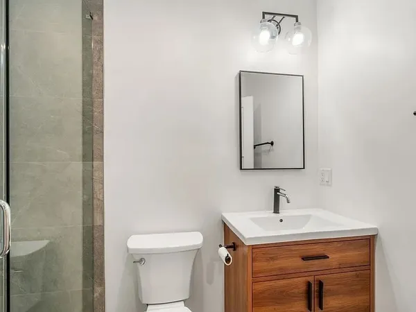 $6,495 | 114 Church Street, Unit 2, Waltham, MA 02452