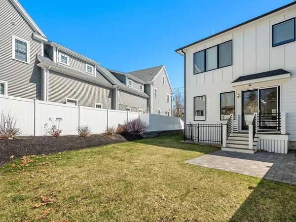 $6,495 | 114 Church Street, Unit 2, Waltham, MA 02452