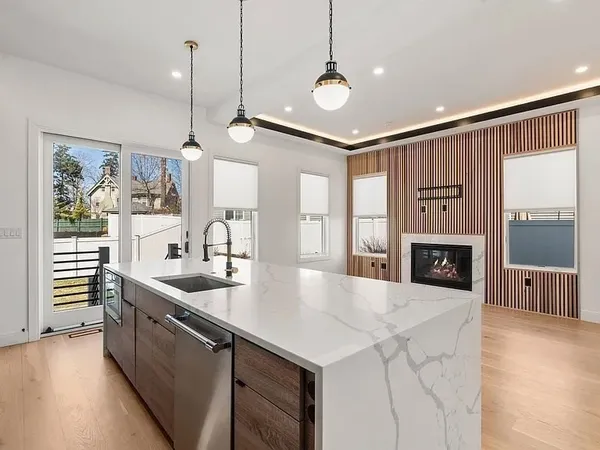 $6,495 | 114 Church Street, Unit 2, Waltham, MA 02452